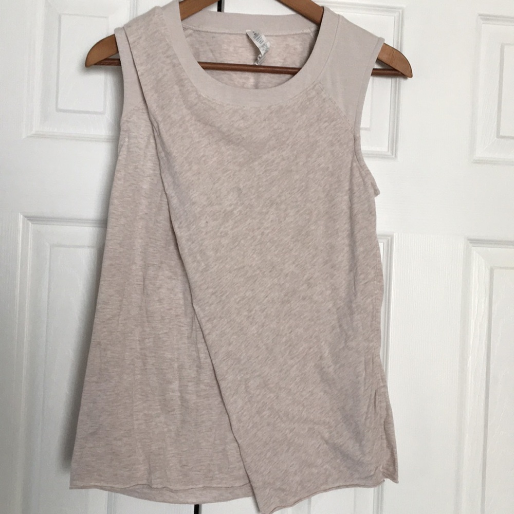 Lululemon sleeveless top